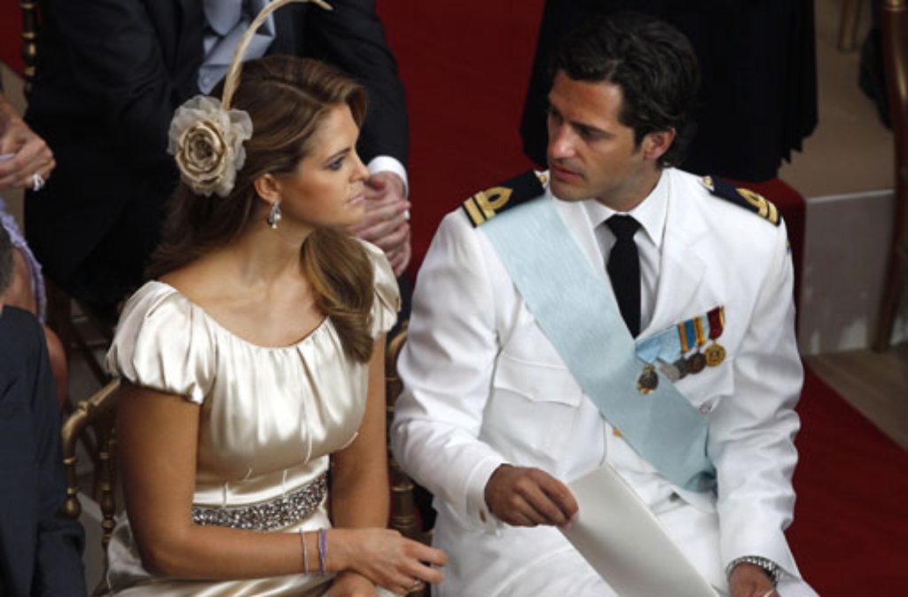 2011 besuchen die Geschwister die Hochzeit des Monegassenfürsten Albert und der Schwimmerin Charlene Wittstock.