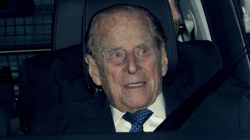 Ehemann von Königin Elizabeth II.: Prinz Philip  ins Krankenhaus gebracht