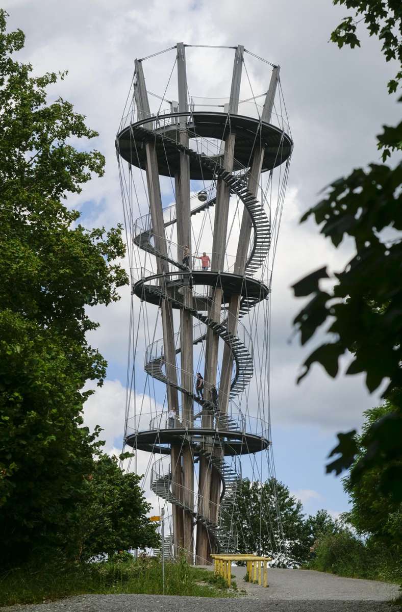 Zumindest für Menschen aus dem Kreis Böblingen kein Geheimtipp, aber trotzdem immer wieder schön: der Schönbuchturm auf dem Stellberg bei Herrenberg.
