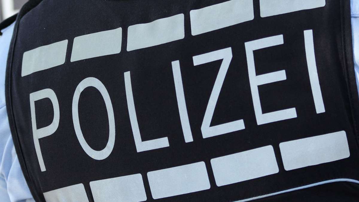 Großer Polizeieinsatz in Leonberg: Polizisten in voller Montur unterwegs