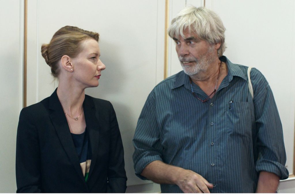 Sandra Hüller als Ines und Peter Simonischek als Winfried in „Toni Erdmann“. Foto: dpa