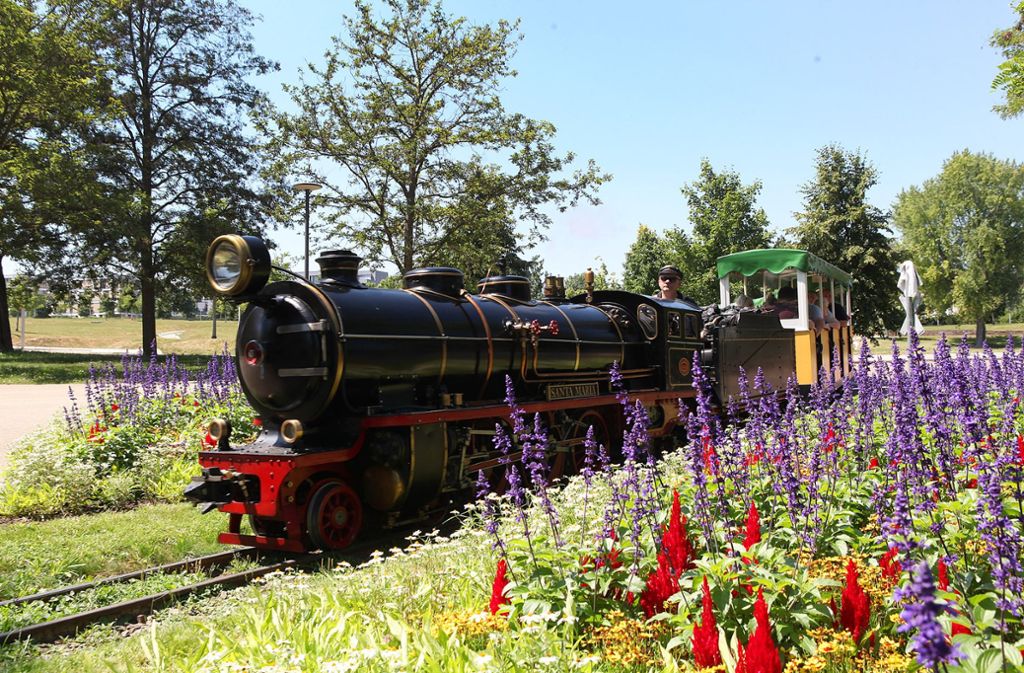 Der Killesbergpark ist immer einen Ausflug wert und vor allem für Familien mit Kindern geeignet. Bei einer kleinen Rundfahrt mit der Killesbergbahn kann man den Park mit seinen zahlreichen Blumen bestaunen. Auch die Aussicht über Stuttgart...