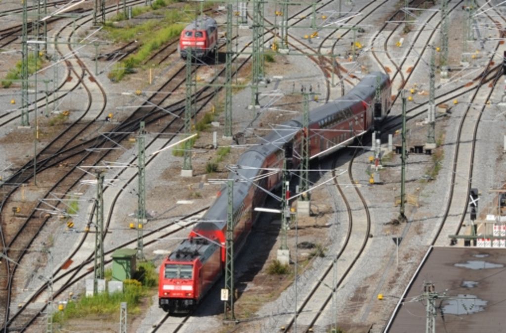 Der Fahrgastverband Pro Bahn begleitet die Arbeit der deutschen Bahn kritisch. Intern sind sich die Mitgleider des Verbandes schon länger uneins. Foto: dpa