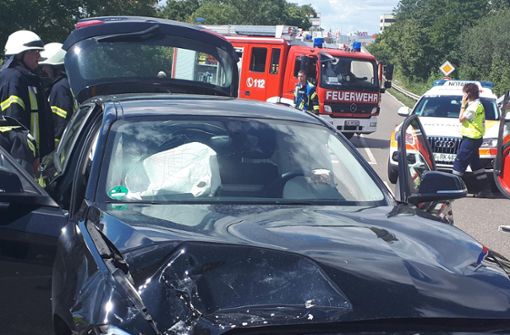 Der BMW ist bei dem Unfall beschädigt worden. Foto: 7aktuell.de/Franziska Hessenauer