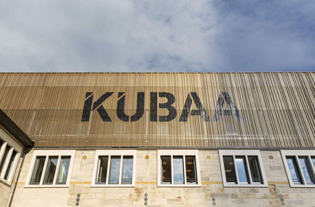 . . . ist das KUBAA ein Kulturzentrum mit Kino, Ballett- und Musikschule sowie Theater. Die Sandsteinmauern . . .