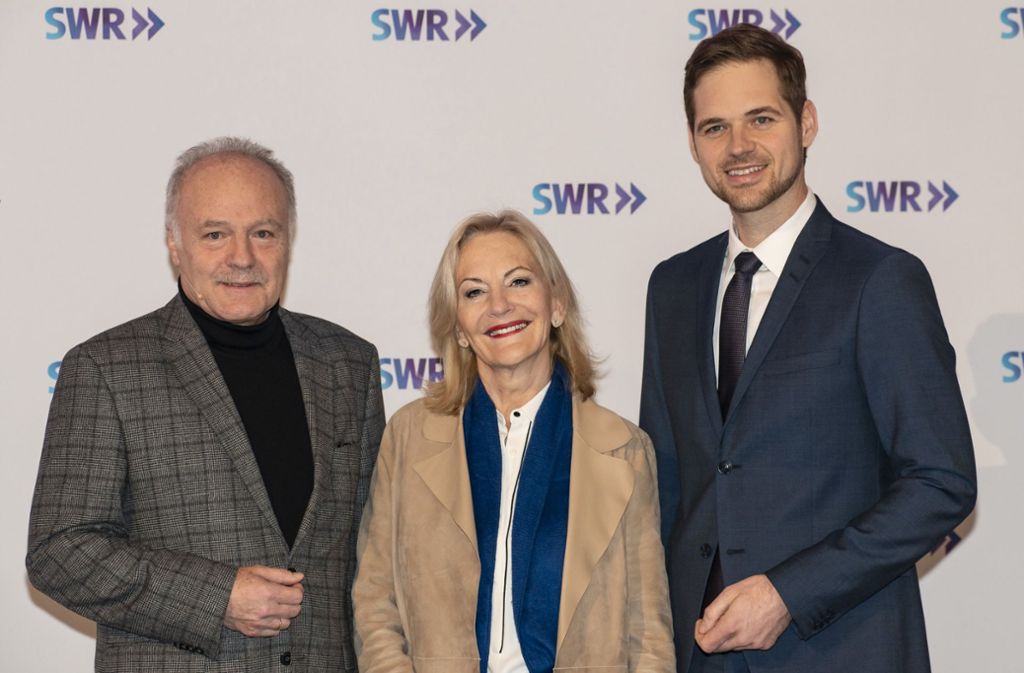 Der SWR-Intendant Peter Boudgoust zusammen mit der Autorin und Journalistin Gaby Hauptmann und dem SWR-Aktuell-Moderator Georg Bruder (v. li.). Foto: SWR