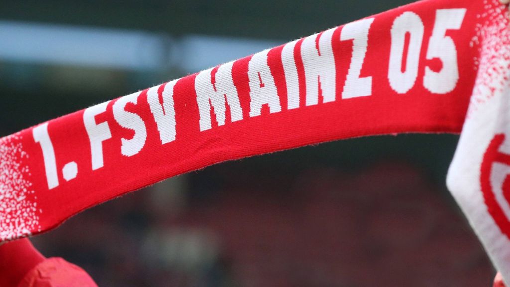  Fußball-Bundesligist FSV Mainz 05 hat ein klares Zeichen gegen Rassismus gesetzt und für das rassistische Kündigungsschreiben eines nun Ex-Vereinsmitglieds klare Worte gefunden. 