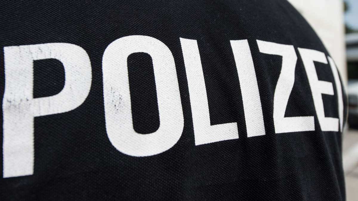 Schwerer Raub in Stuttgart-Möhringen: 66-Jährige gegen ihren Willen festgehalten und beraubt