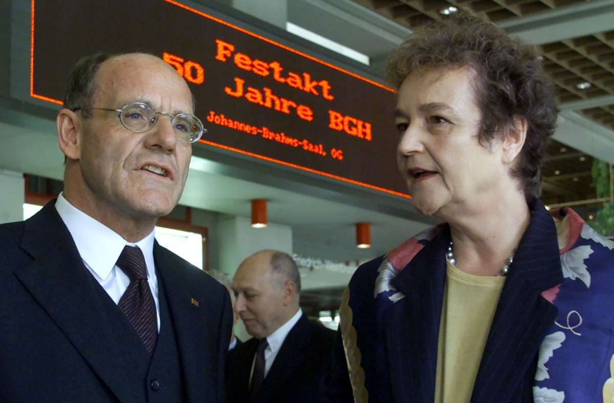 Im Jahr 2000 mit dem Präsidenten des Bundesgerichtshofs, Guenter Hirsch, zur 50-Jahr-Jubiläumsfeier