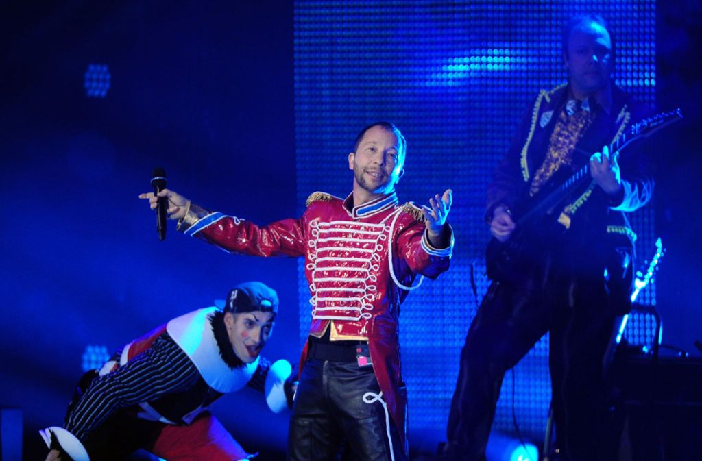 DJ Bobo bei einem Auftritt im März 2014 während der Verleihung des Live Entertainment Award LEA in Frankfurt am Main mit einem Ausschnitt aus seiner Show „Circus“.