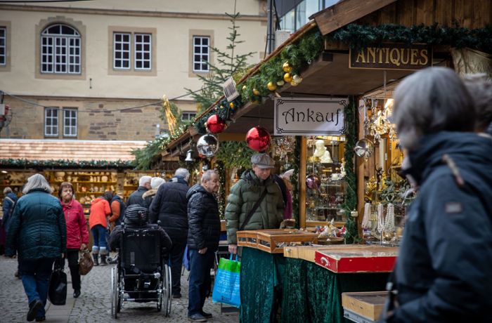Weihnachtsmarkt Stuttgart: Dem Antikzelt wird hinterher getrauert